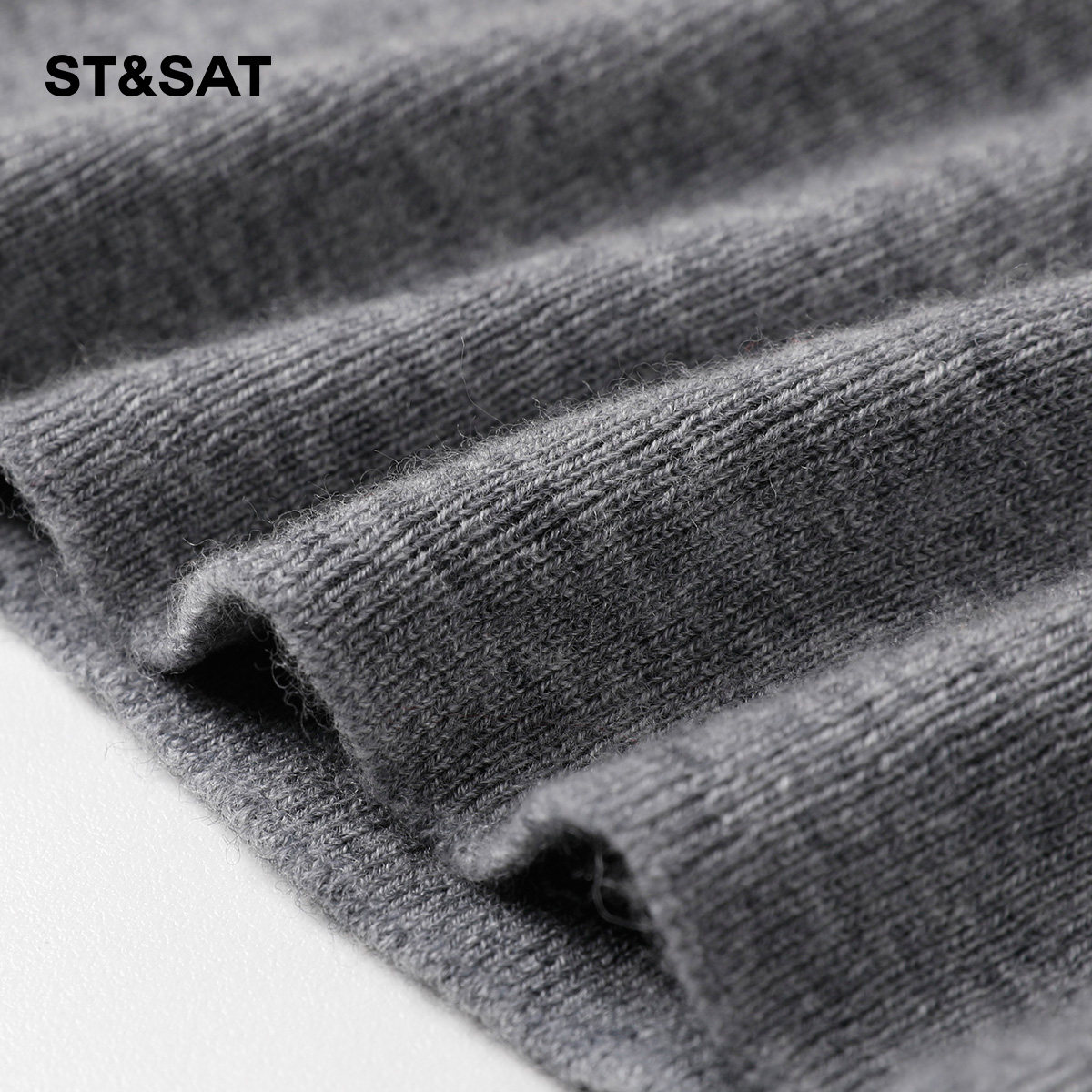 【100%绵羊毛】星期六修身半高领羊毛衫女2025冬季简约针织打底衫,淘宝优惠券,粉丝福利购,淘宝优惠卷