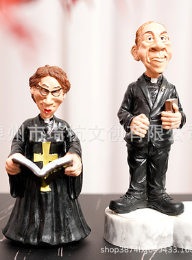 跨境热销教堂牧师人物摆件客厅玄关橱柜创意装饰品书房办公室摆设