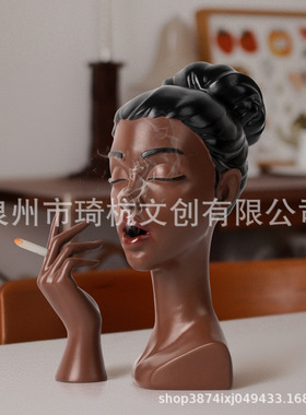 跨境新品 叼烟黑女人人物头像摆件 玄关客厅办公桌树脂工艺品装饰