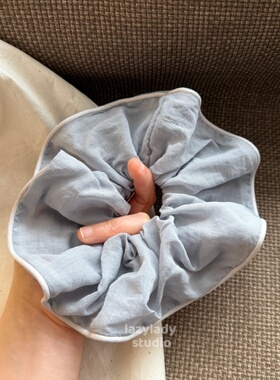 棉麻材质 淡淡的天蓝色柔和蓝色锁边发圈 小众复古精致头花发绳