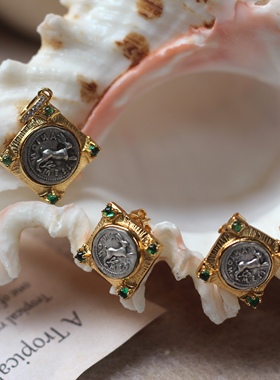 S925银镀金复古彼得兔祖母绿菱形耳钉ins同款浮雕宝石高级感吊坠