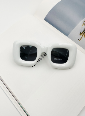 未来风大方框气泡Y2K墨镜