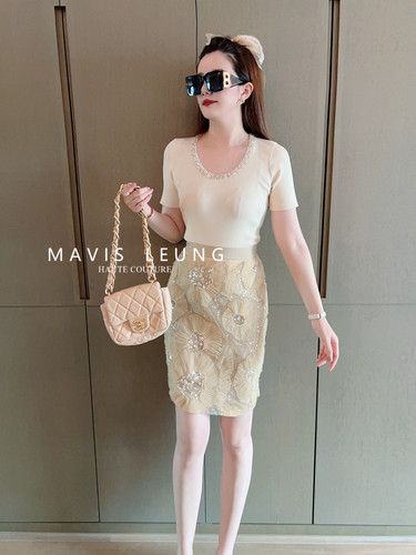 MAVIS LEUNG  浪漫花期 亮片立体玫瑰轻奢优雅包臀短款半身裙 - 图1