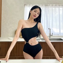 Korean version 2023 new swimsuit women feel conjoined with high level sensation pure desire wind retro single shoulder bubble spa holiday