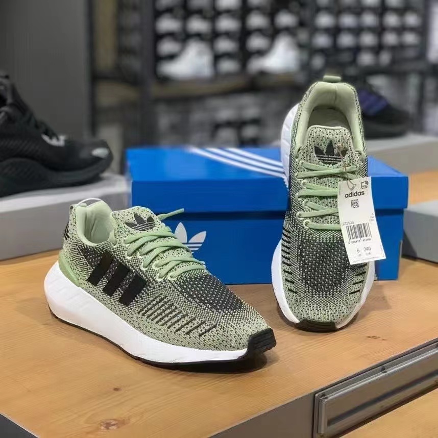 adidas三叶草男鞋SWIFT RUN 22轻便透气防滑运动休闲跑步鞋GZ3505