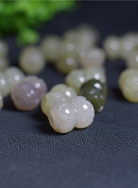 和田玉晴水色双头莲花荷花包坠