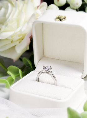 STORY+ 璀璨愛戀 一克拉莫桑石鑽戒