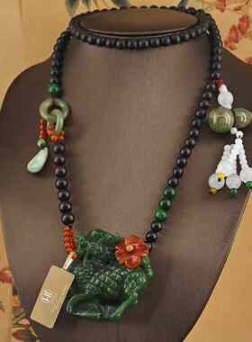 手工编织缅珠双面雕牡丹花项链