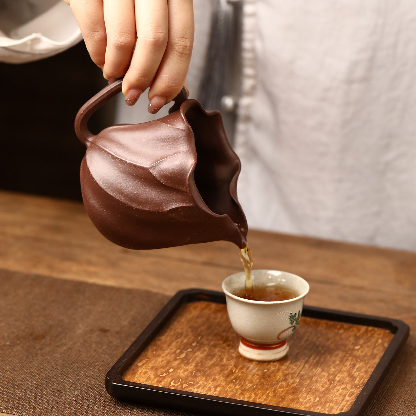 高端宜兴紫砂杯公道杯名家李建军全手工老紫泥分茶器刻绘莲叶公杯,淘宝优惠券,粉丝福利购,淘宝优惠卷