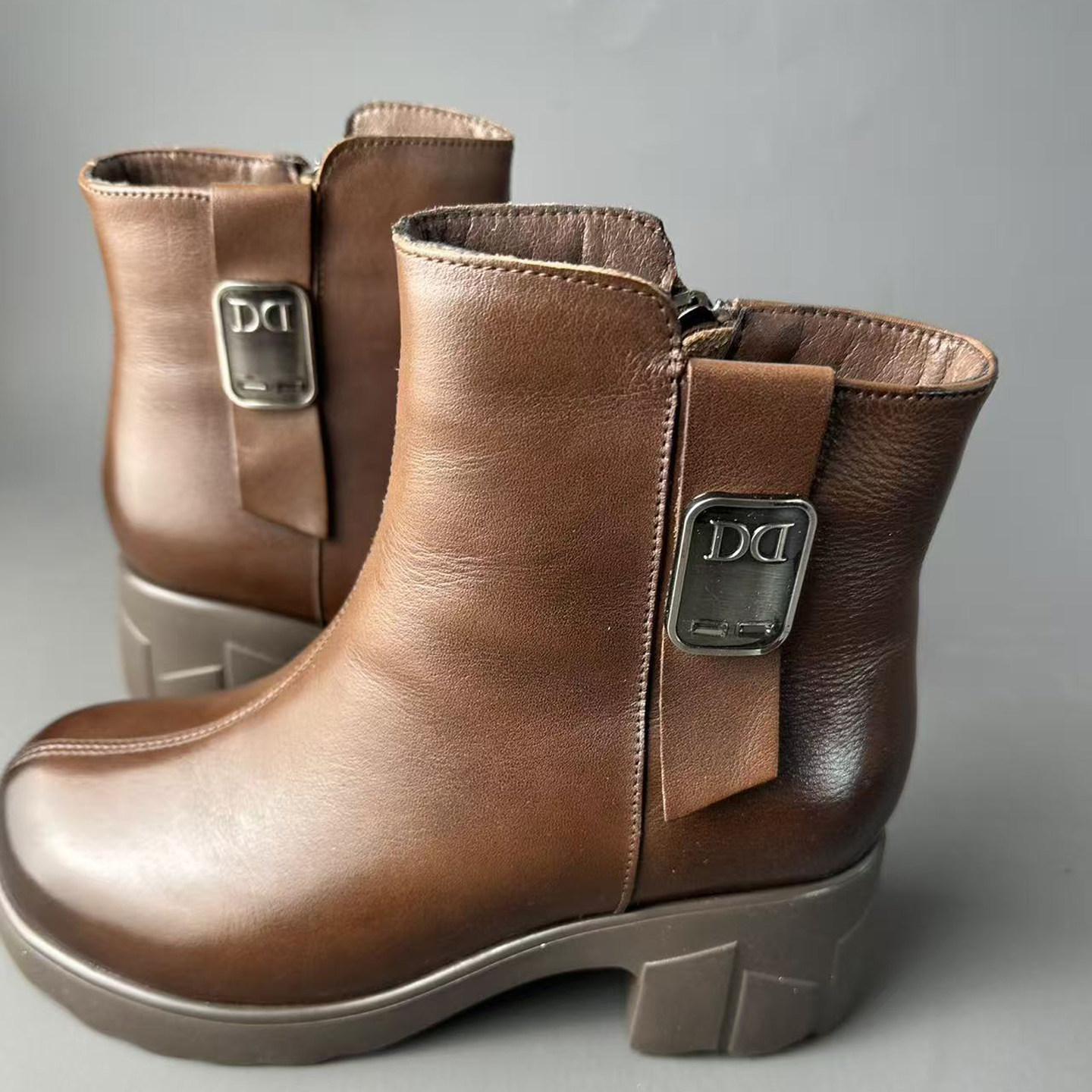 英伦风真皮切尔西短靴女冬季中跟百搭时尚保暖靴金属女士切尔西靴,淘宝优惠券,粉丝福利购,淘宝优惠卷