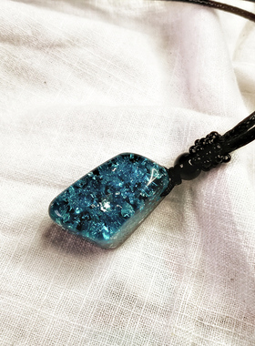 银箔三生石青木制树脂情侣吊坠