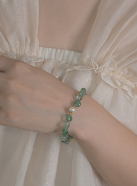 绿草莓晶珍珠手链洋气宝石