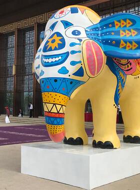 大型玻璃钢彩绘大象雕塑户外商场景区游乐园招财仿真动物摆件装饰