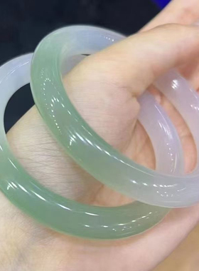 民族风女款绿玛瑙玉髓手镯