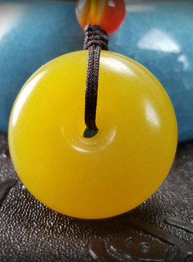 新疆纯天然平安扣黄色戈壁玉吊坠