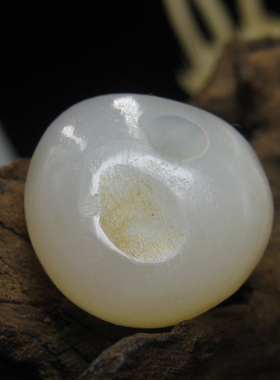 老玛瑙玉髓润糯动物印章古董珠饰