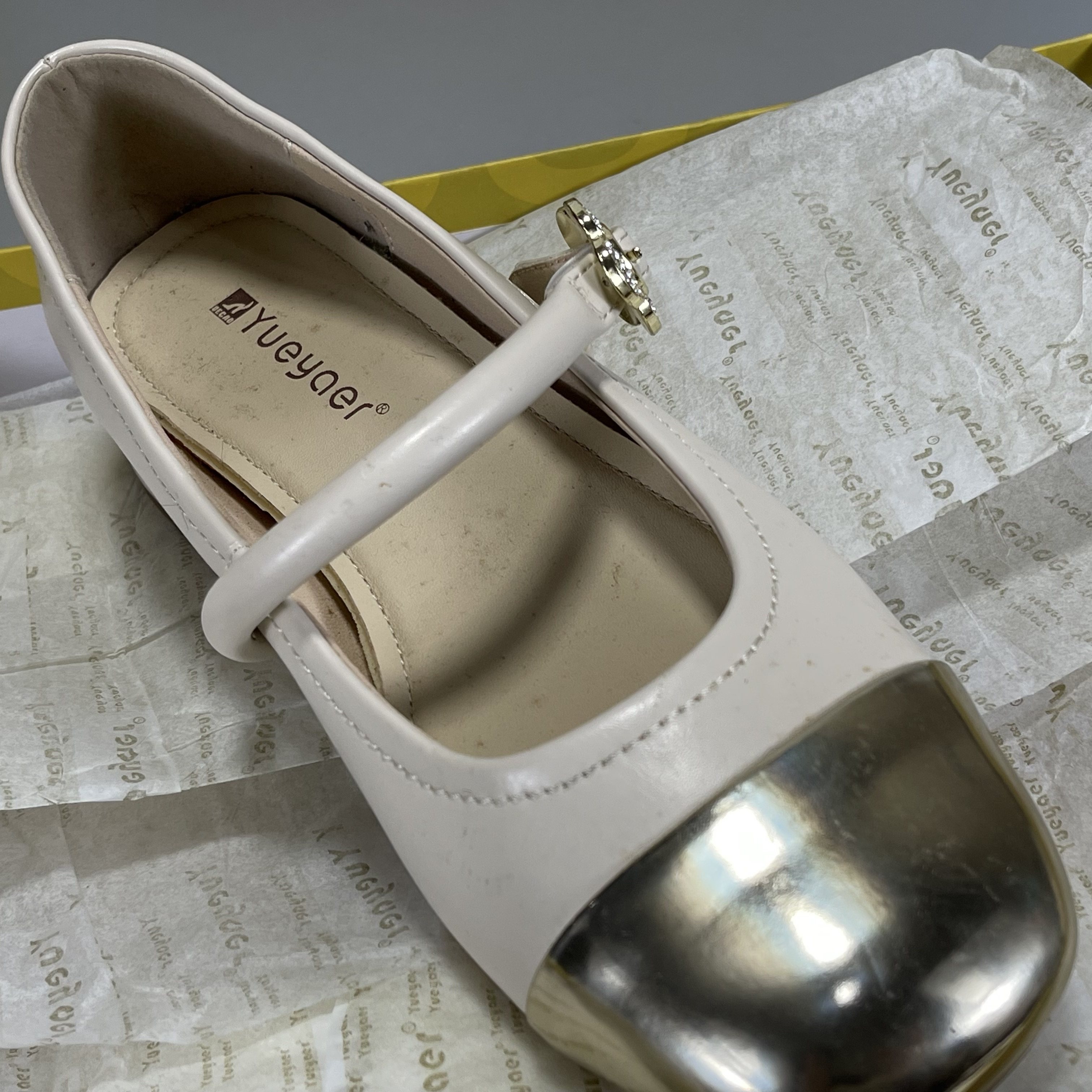 月芽儿撤柜断码真皮女鞋春浅口圆头一字扣平底单鞋小香风玛丽珍鞋,淘宝优惠券,粉丝福利购,淘宝优惠卷