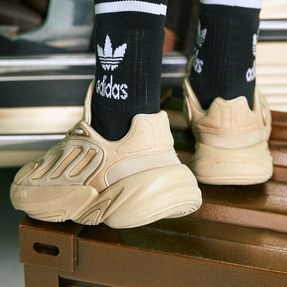 阿迪达斯官方ozelia男女跑步经典鞋 adidas板鞋/休闲鞋
