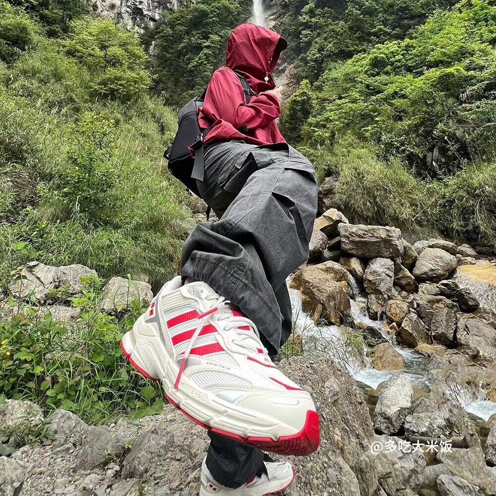  adidas板鞋/休闲鞋