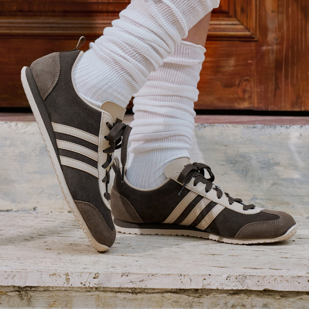 「冰淇淋T头鞋」VS JOG 2.0复古薄底运动鞋adidas阿迪达斯轻运动