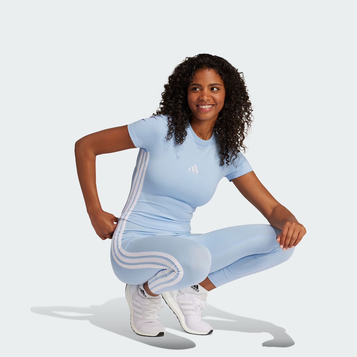 易用系休闲上衣圆领短袖T恤女夏季adidas阿迪达斯官方轻运动