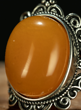 文玩精品〓天然欧洲进口波兰纯银镶嵌暴力鸡油黄蜜蜡戒指手饰收藏