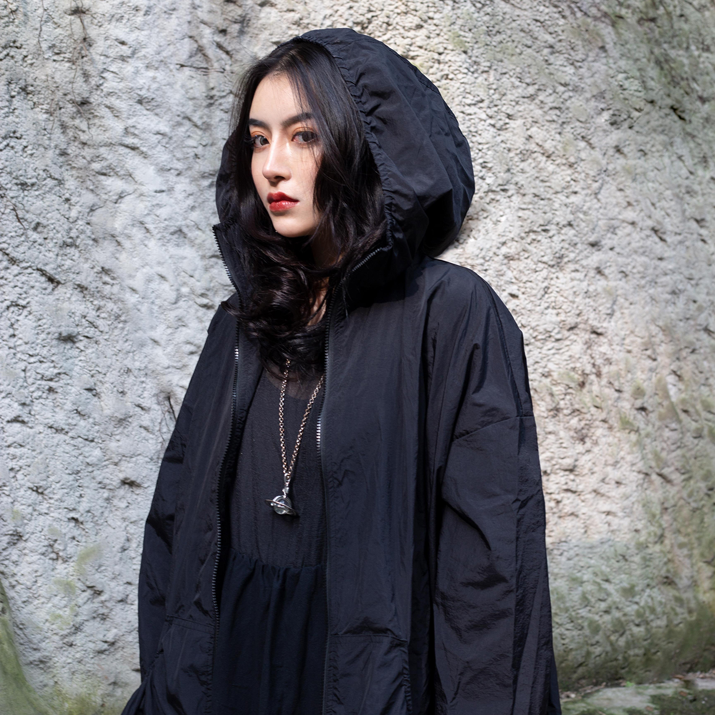 新款日系抽皱宽松防晒薄中长款风衣外套女 ss 春夏 19 BLACK SIMPLE 新款日系抽皱宽松防晒薄中长款风衣外套女 ss 春夏 19 BLACK SIMPLE