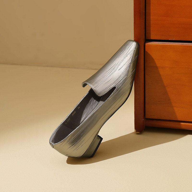 春季新款法式乐福鞋方头压花牛皮一脚蹬小皮鞋真皮低跟深口单鞋女,淘宝优惠券,粉丝福利购,淘宝优惠卷