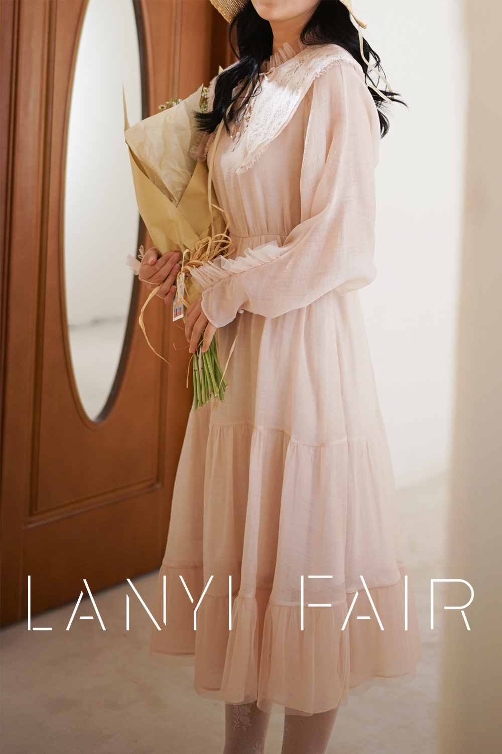 兰奕屋语 裸粉色蕾丝领连衣裙 lanyifair 仙女荷叶边长袖文艺浪漫