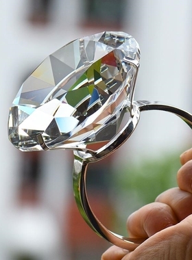 水晶大钻戒 钻石大戒指 婚庆布景道具情人节求婚礼物结婚纪念品