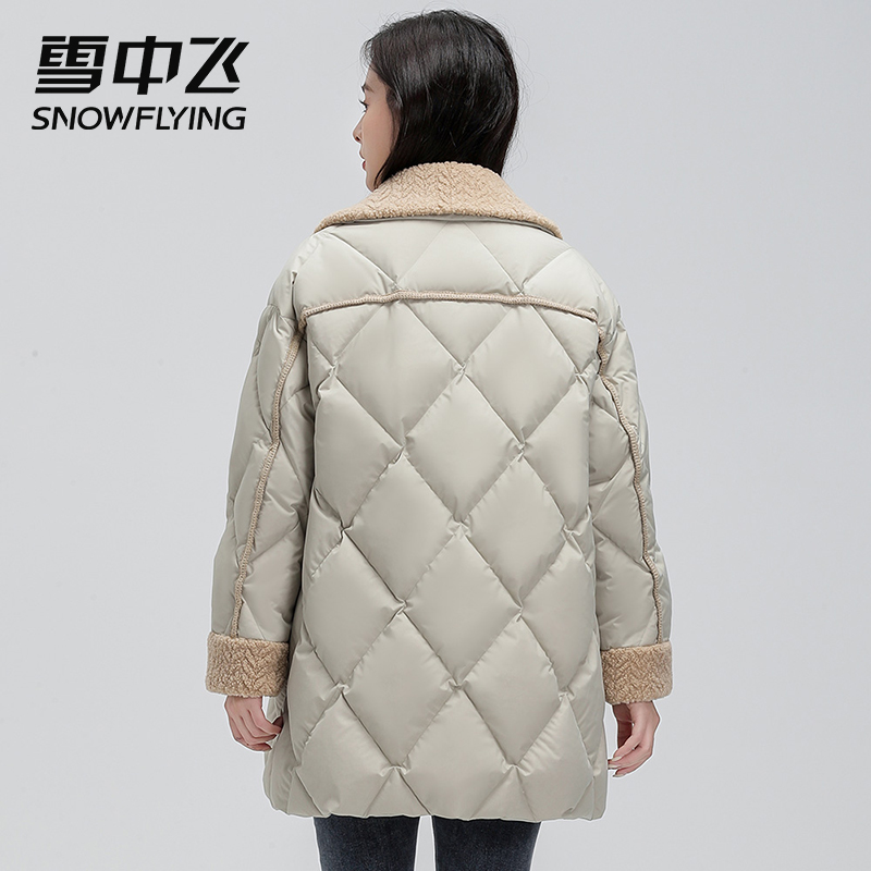 雪中飞羽绒服女式中长款翻领2023冬季新款牛角扣减龄甜美韩版气质