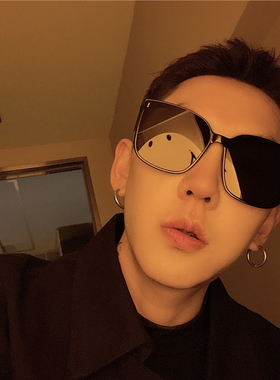 大框超女小红书开车时尚太阳镜