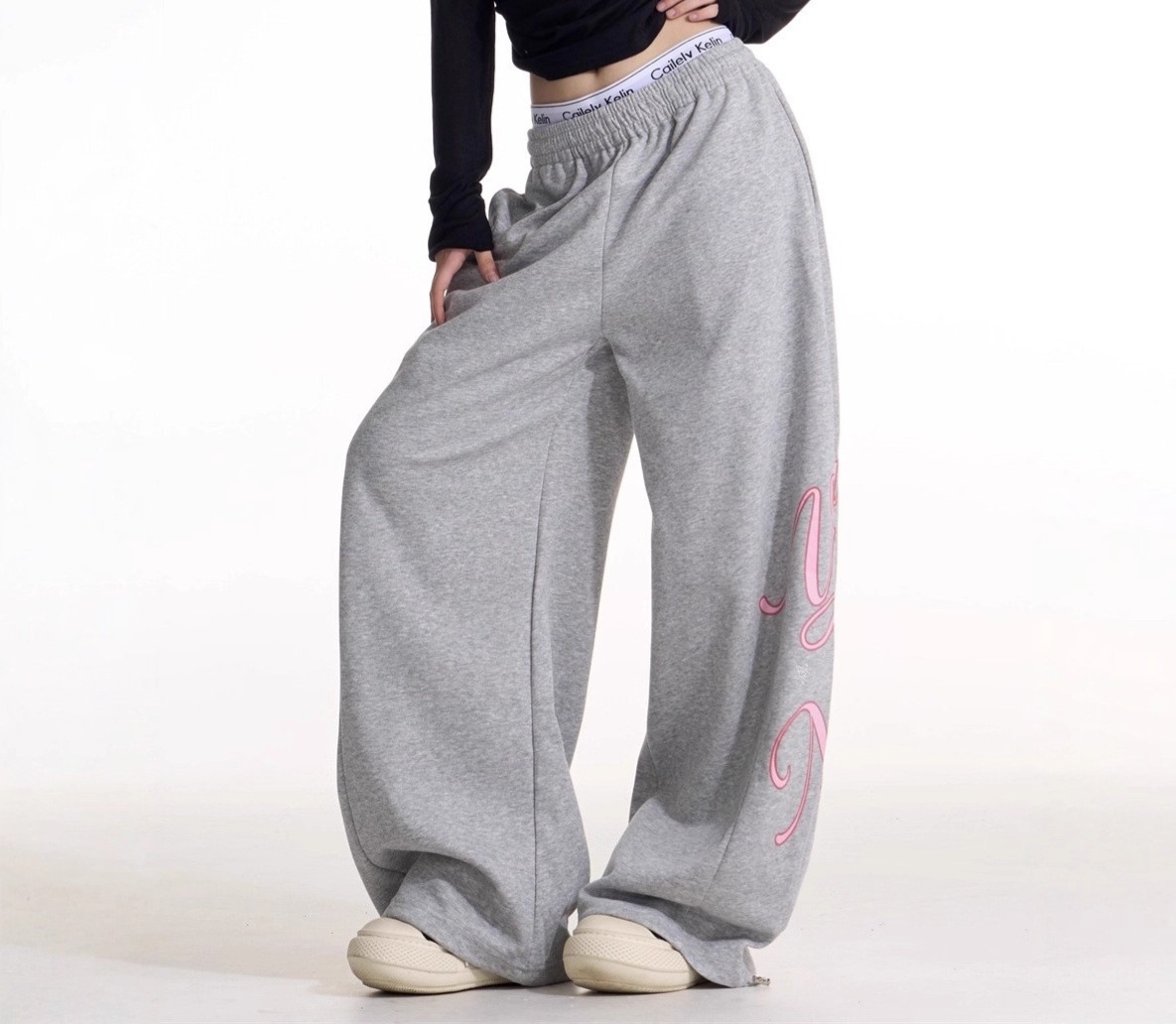 2025秋冬新款广场舞裤美式字母印花卫裤宽松弯刀裤阔腿裤曳步舞裤,淘宝优惠券,粉丝福利购,淘宝优惠卷