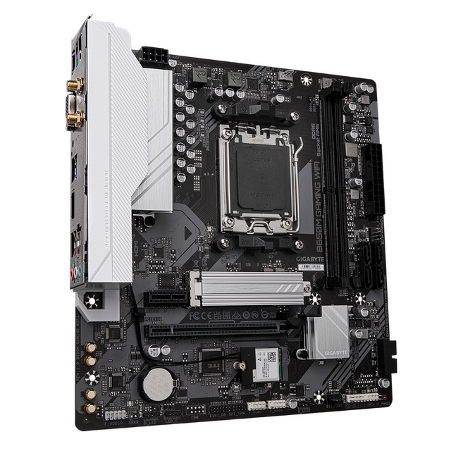Gigabyte White Vest Snow Eagle supports wifi