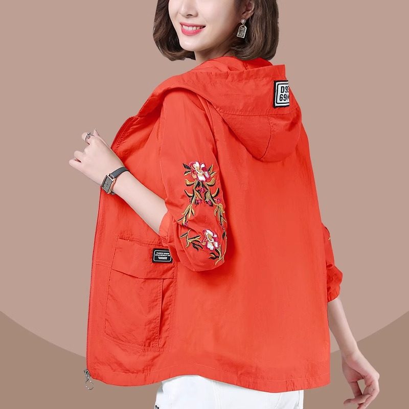 防晒衣女夏季刺绣轻薄外套宽松大码女装休闲连帽中年妈妈防晒,淘宝优惠券,粉丝福利购,淘宝优惠卷