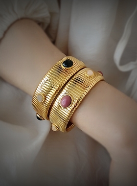 复古高级感宽边弹簧天然多宝手镯