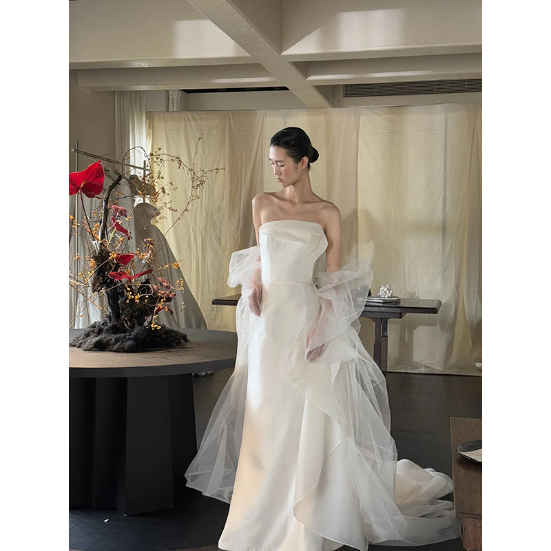 法式缎面轻婚纱复古白色高级感气质结婚主纱出门纱新娘抹胸礼服,淘宝优惠券,粉丝福利购,淘宝优惠卷