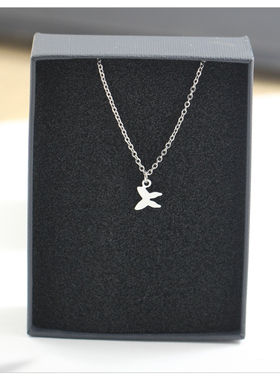 银色极细迷你小蝴蝶项链轻奢小众设计锁骨链女高级感颈链配不掉色