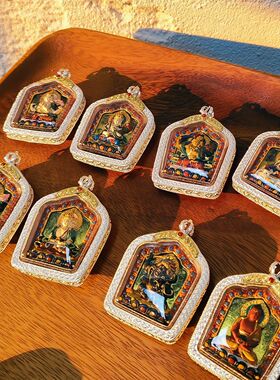 手绘擦擦唐卡立体彩绘本命佛嘎乌盒吊坠项链首饰八大守护佛牌文殊