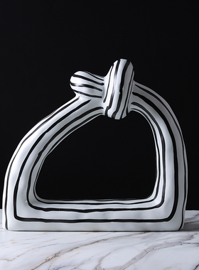 黑白条纹斑马纹几何创意绳结打结陶瓷摆件客厅样板房售楼处装饰品