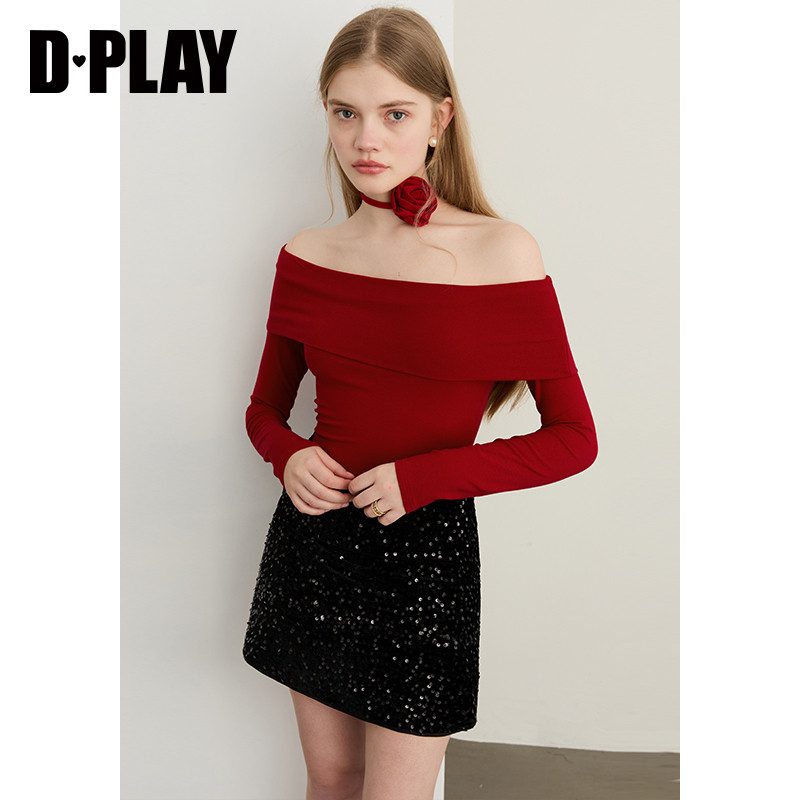 DPLAY【惠品】2025年秋季红色t恤女一字肩露肩花朵飘带上衣,淘宝优惠券,粉丝福利购,淘宝优惠卷