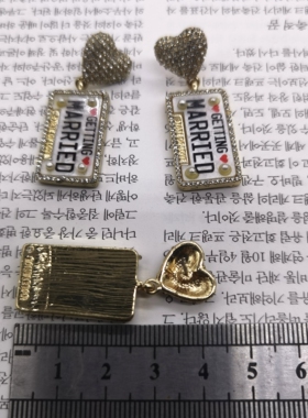 青岛外贸饰品M一25玻璃亮钻彩钻复古夸张质感民族风耳环耳钉