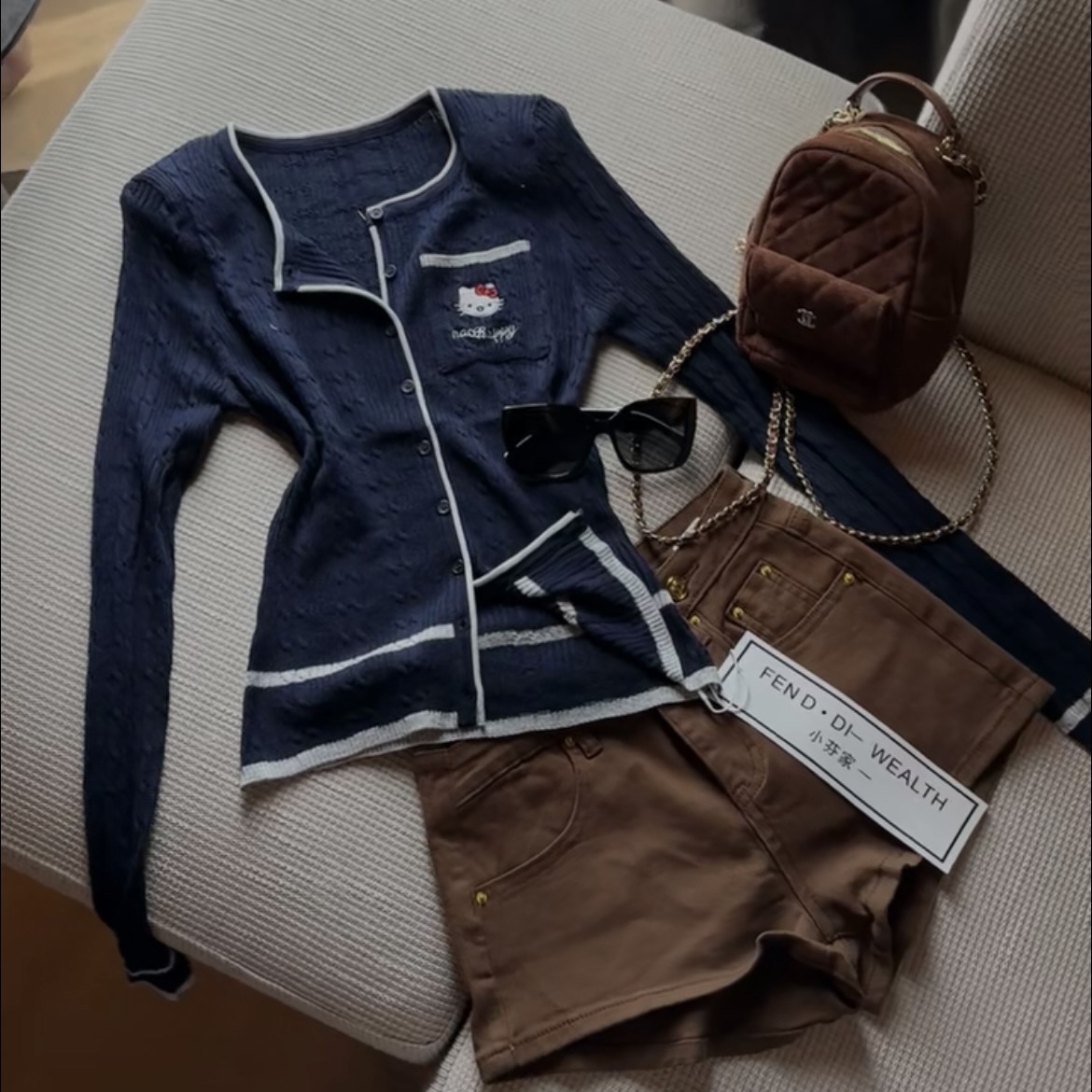 现货~小芬家FEN家秋冬富家千金垫肩显瘦撞色KT猫咪长袖针织开衫 - 图2