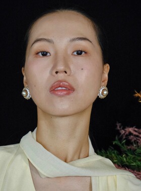 HW奶油金马贝珠满镶锆石耳钉耳夹