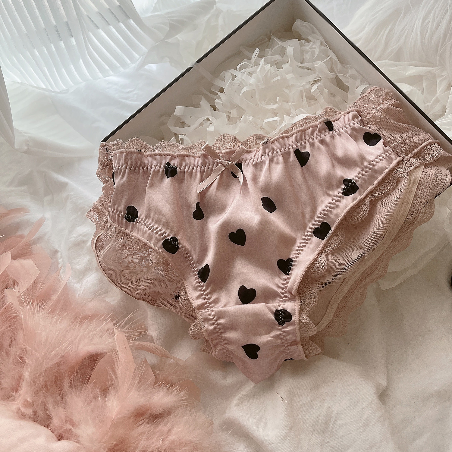 热恋甜心~甜美爱心绸缎柔软短裤性感黑色纯欲蕾丝花边少女内裤,淘宝优惠券,粉丝福利购,淘宝优惠卷