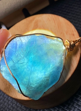 天然蓝彩萤石绕丝吊坠