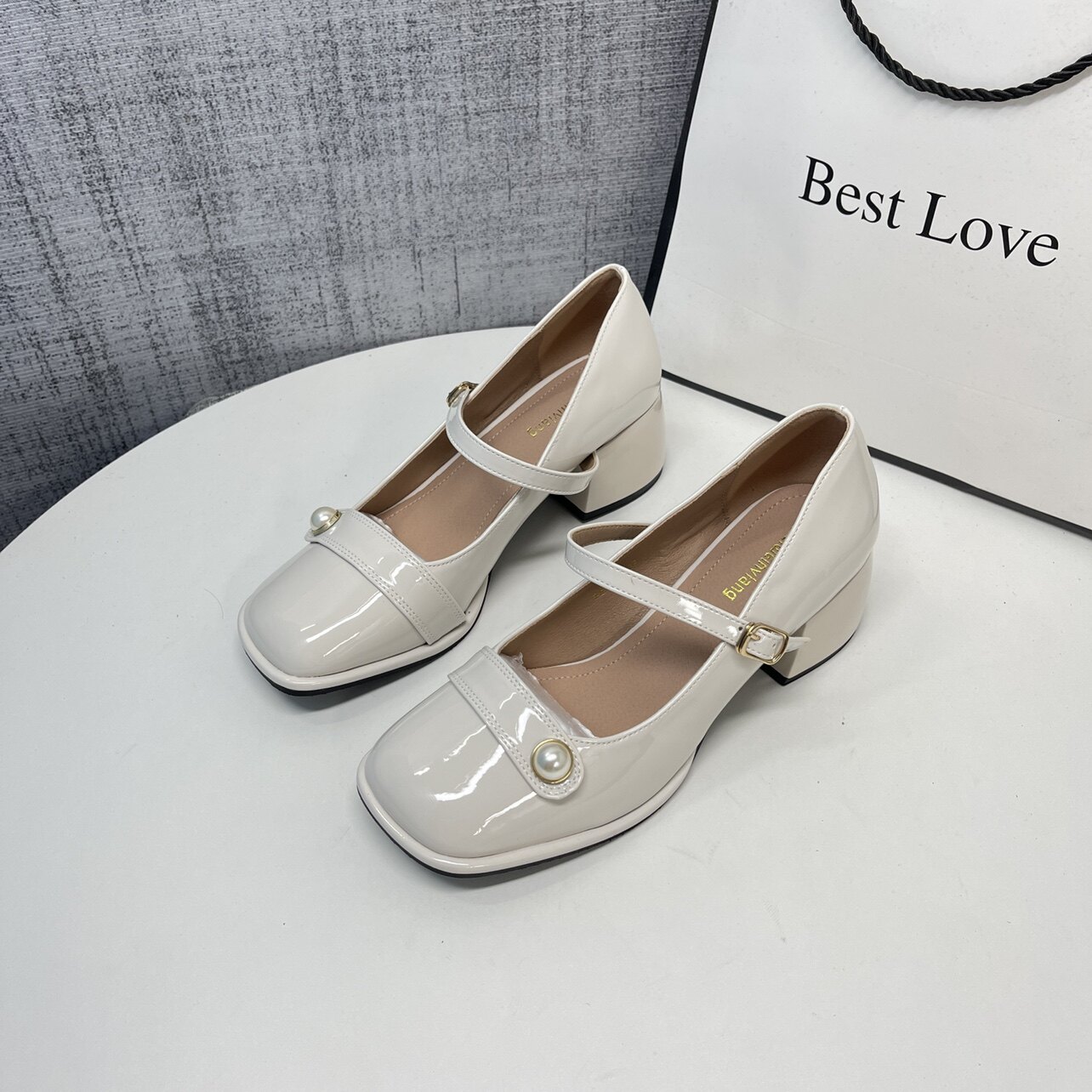 复古一字带扣玛丽珍鞋2025春秋方头浅口粗跟单鞋女漆皮珍珠高跟鞋,淘宝优惠券,粉丝福利购,淘宝优惠卷