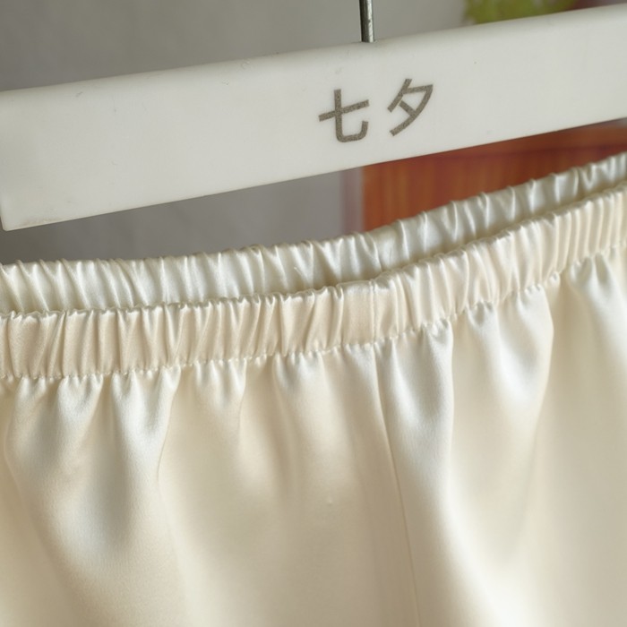 40姆米重缎皮子桑蚕真丝短热裤女小直筒百搭宽松紧腰显腿长休闲裤,淘宝优惠券,粉丝福利购,淘宝优惠卷