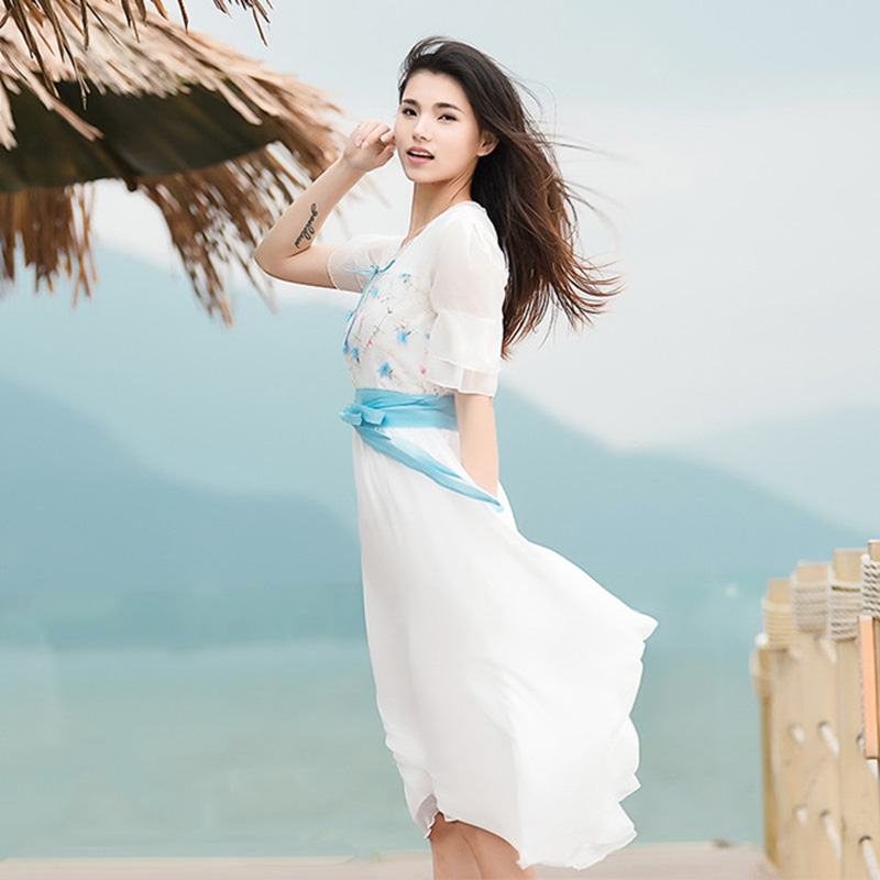 雪纺连衣裙超仙白色中长款2019夏季立体花朵大码韩国甜美显瘦防晒