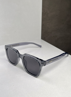 时尚墨镜关注店铺送30元优惠卷